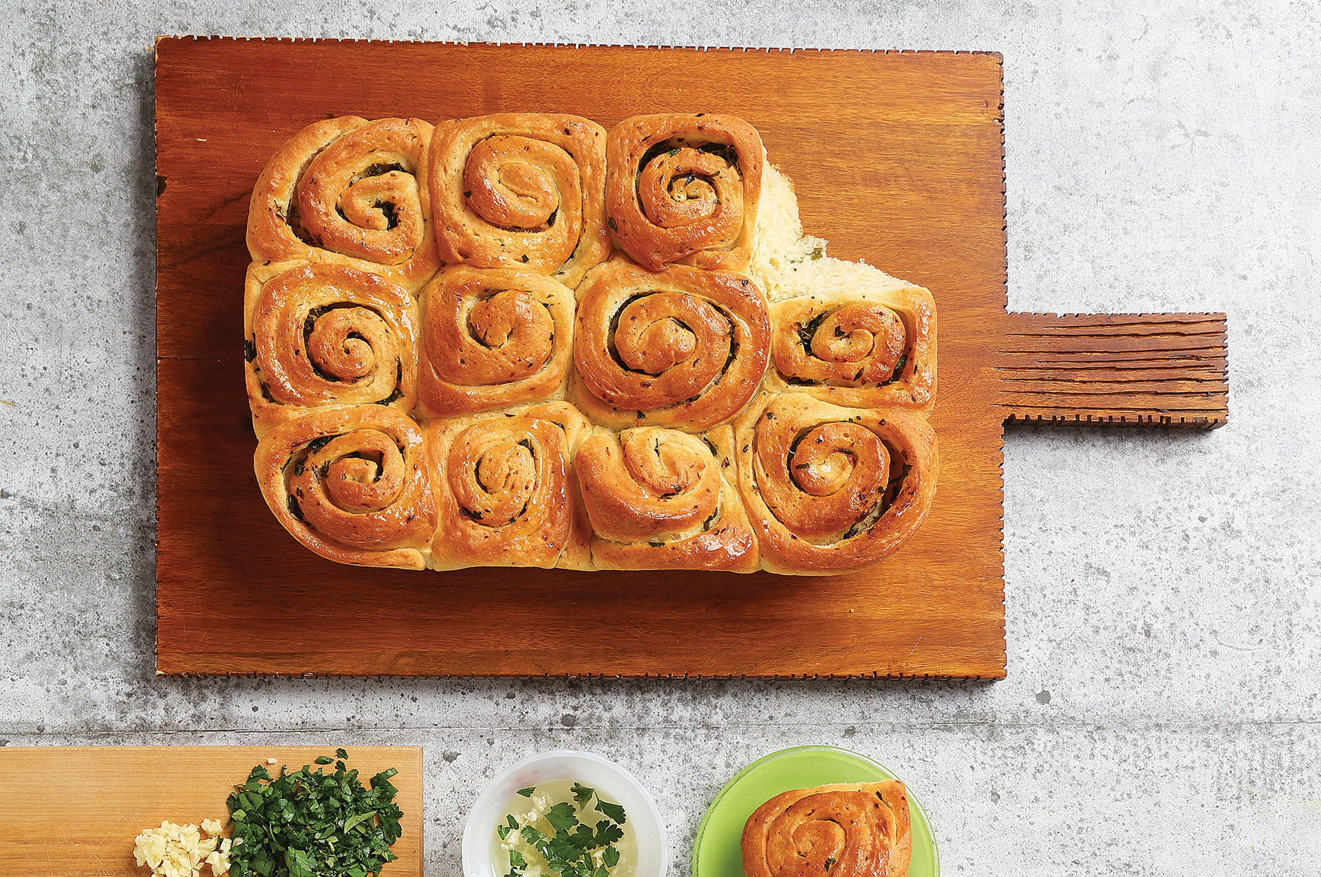 Garlic herb swirl rolls recipe